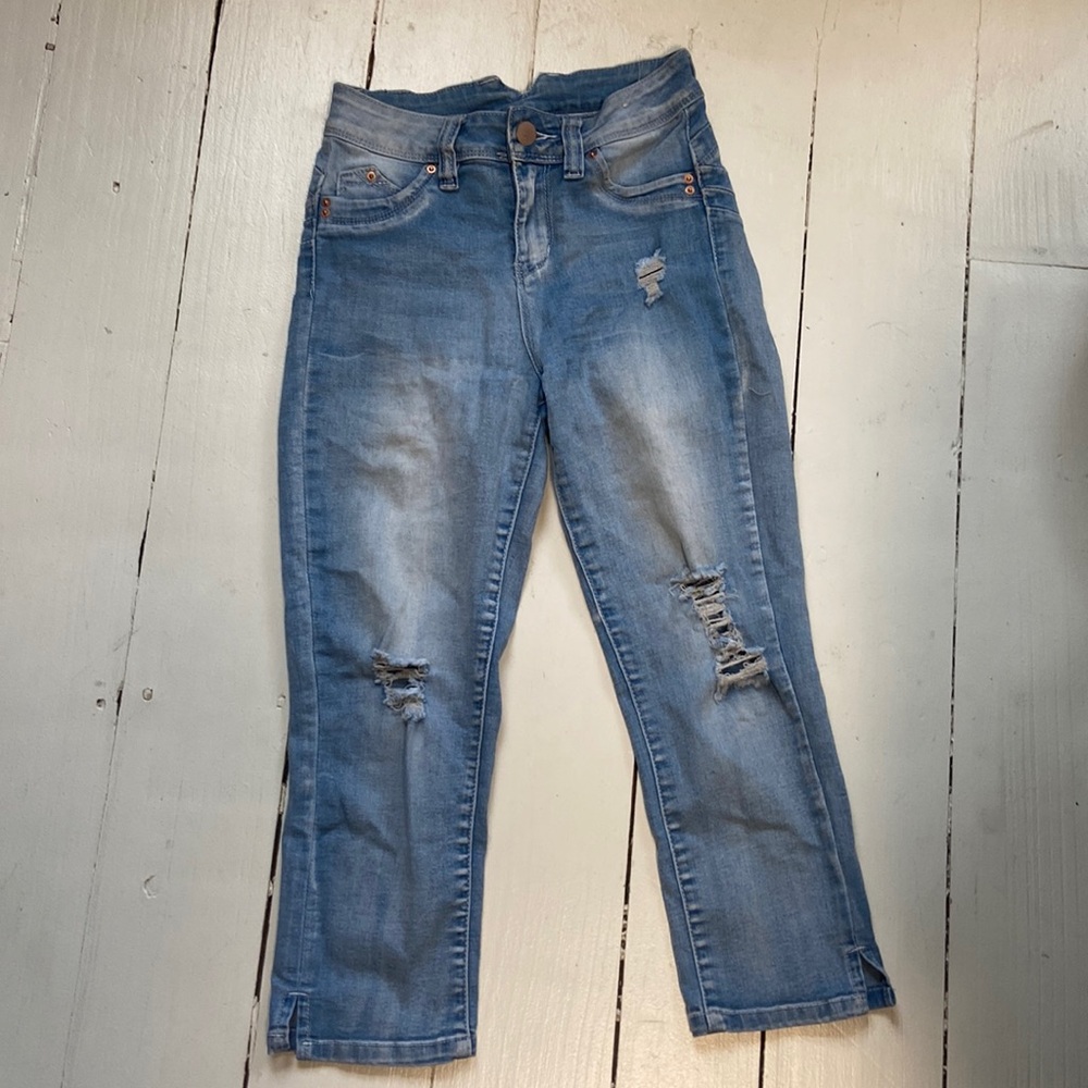 YMI Luxe Capri Pants